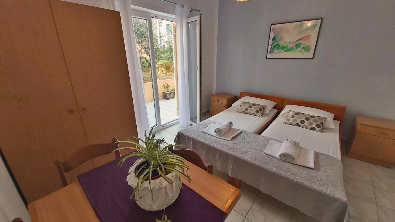 Apartments Mandalinic Omiš Zewnętrze zdjęcie