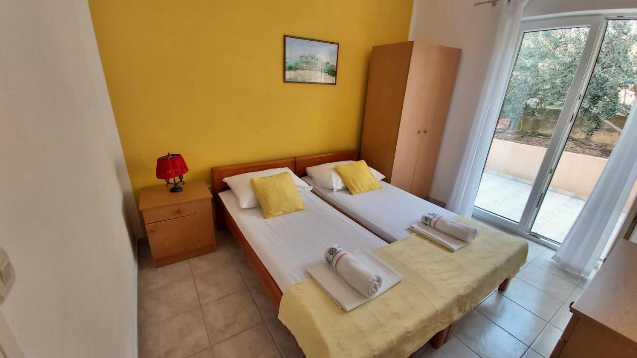 Apartments Mandalinic Omiš Zewnętrze zdjęcie