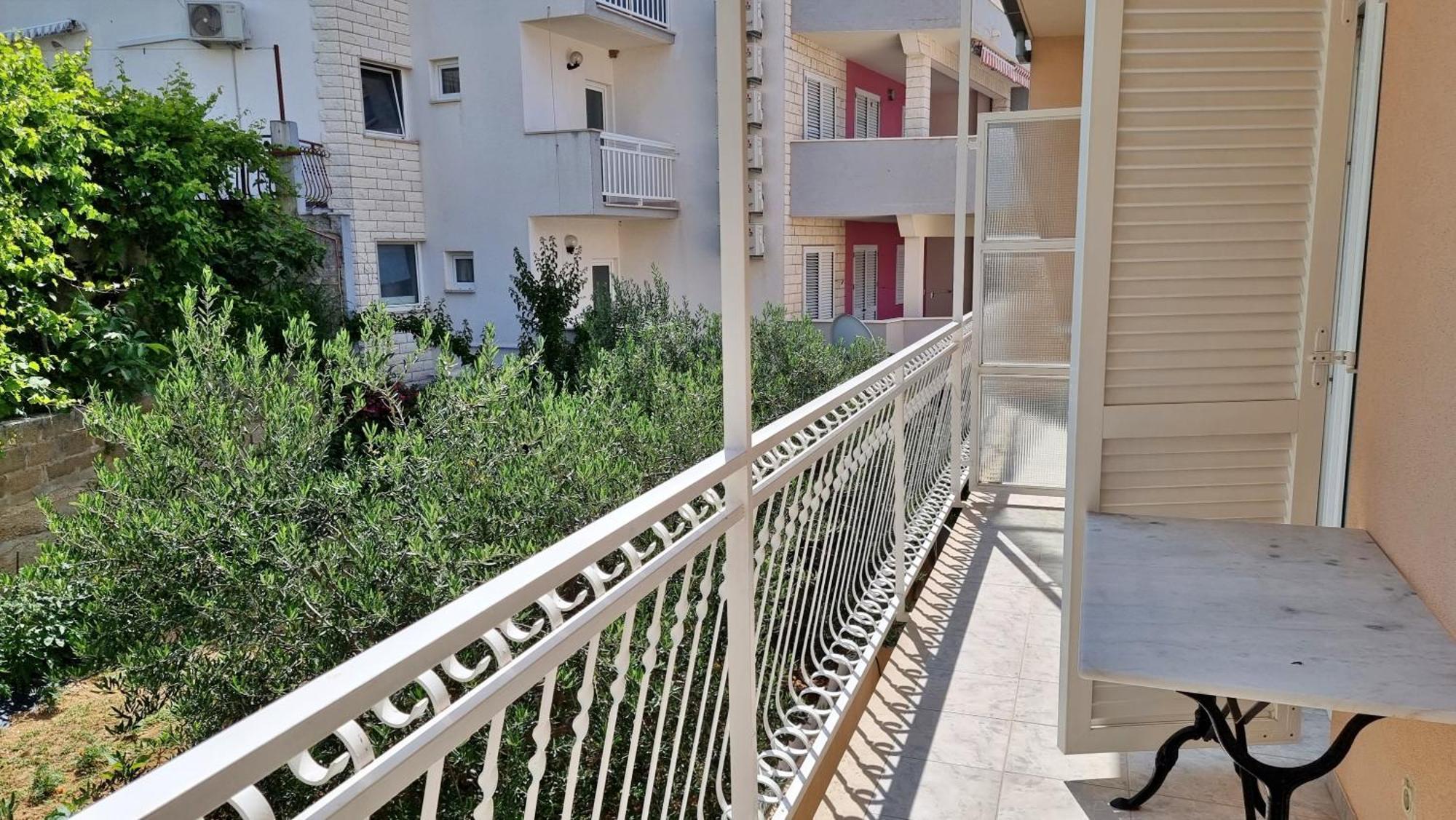 Apartments Mandalinic Omiš Zewnętrze zdjęcie