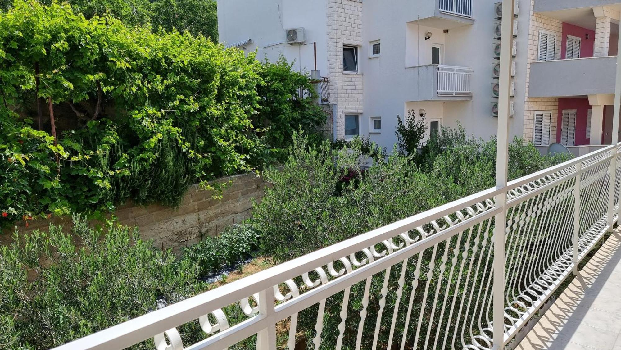 Apartments Mandalinic Omiš Zewnętrze zdjęcie